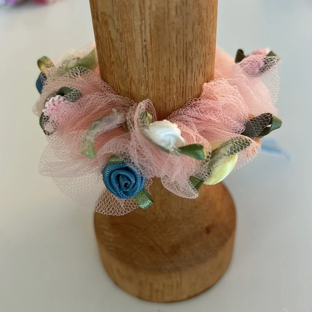 NWT Handmade Unique Mesh & Miniature Floral Scrunchie Artisan Aspen Accessory